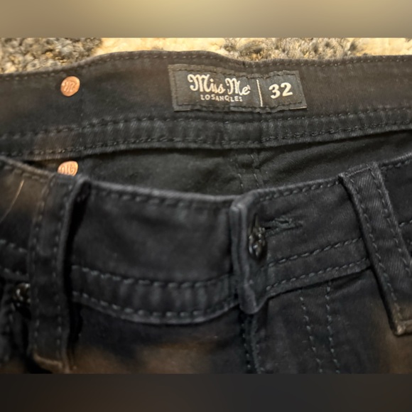 Miss Me Black Stretch Capris - 32 - Picture 4 of 8